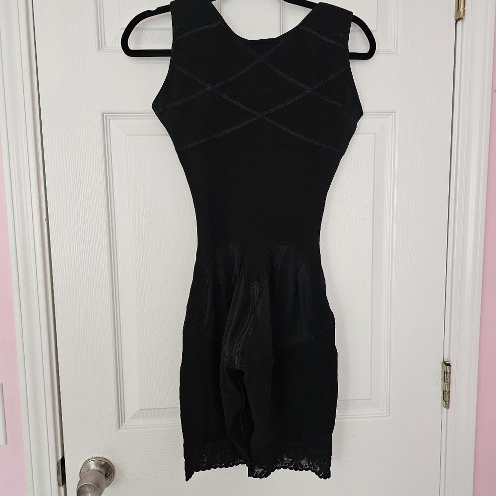 Snatched body High-Waist Black Full Body Shaper with Adjustable Straps - Picture 5 of 5